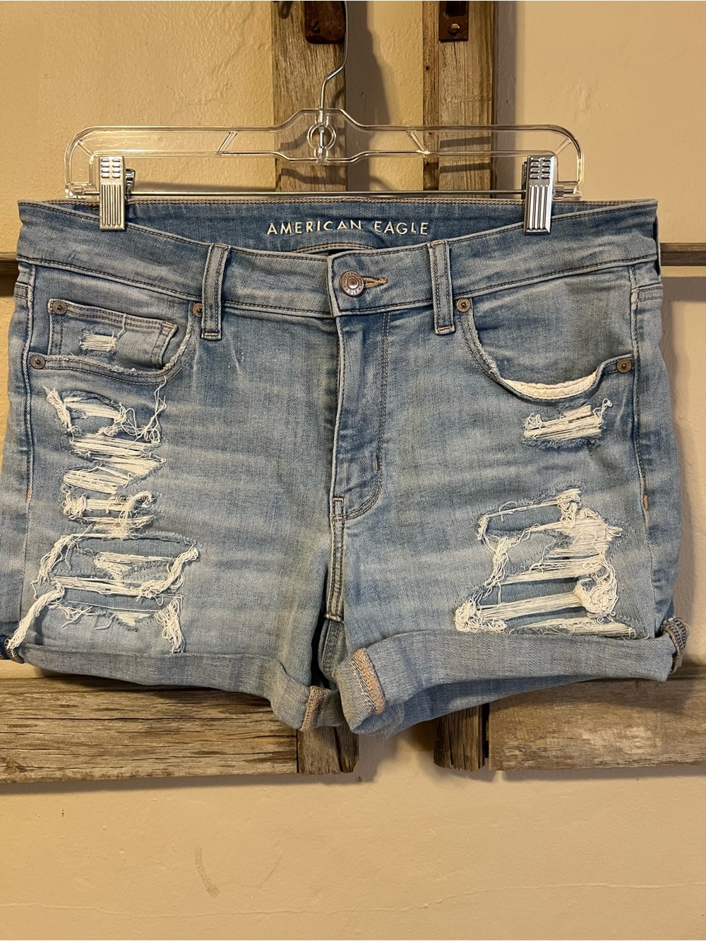 Sz12 American Eagle Outfitters Light Blue Distressed Rolled-Hem Jean Shorts